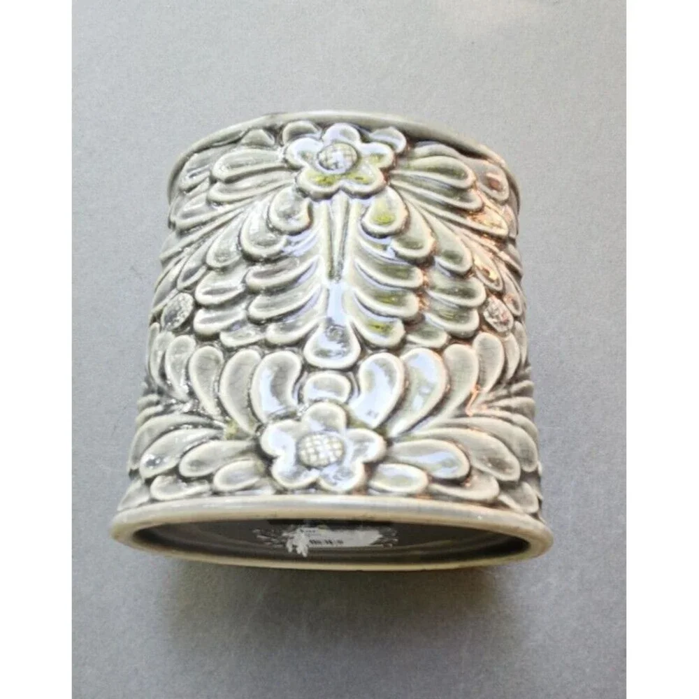 Cynthia Rowley Toothbrush Make Up Brush Razor Holder Gray Ceramic